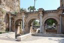 Puerta de Adriano
