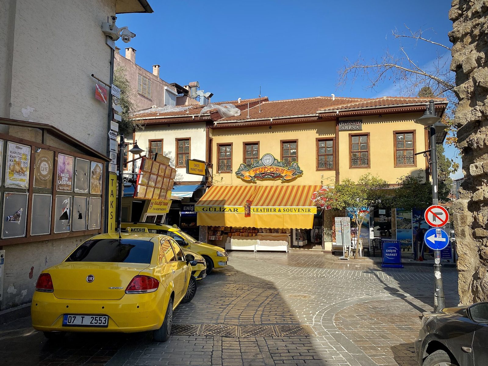 Recorrido por la Kaleiçi histórica y el patrimonio de Antalya