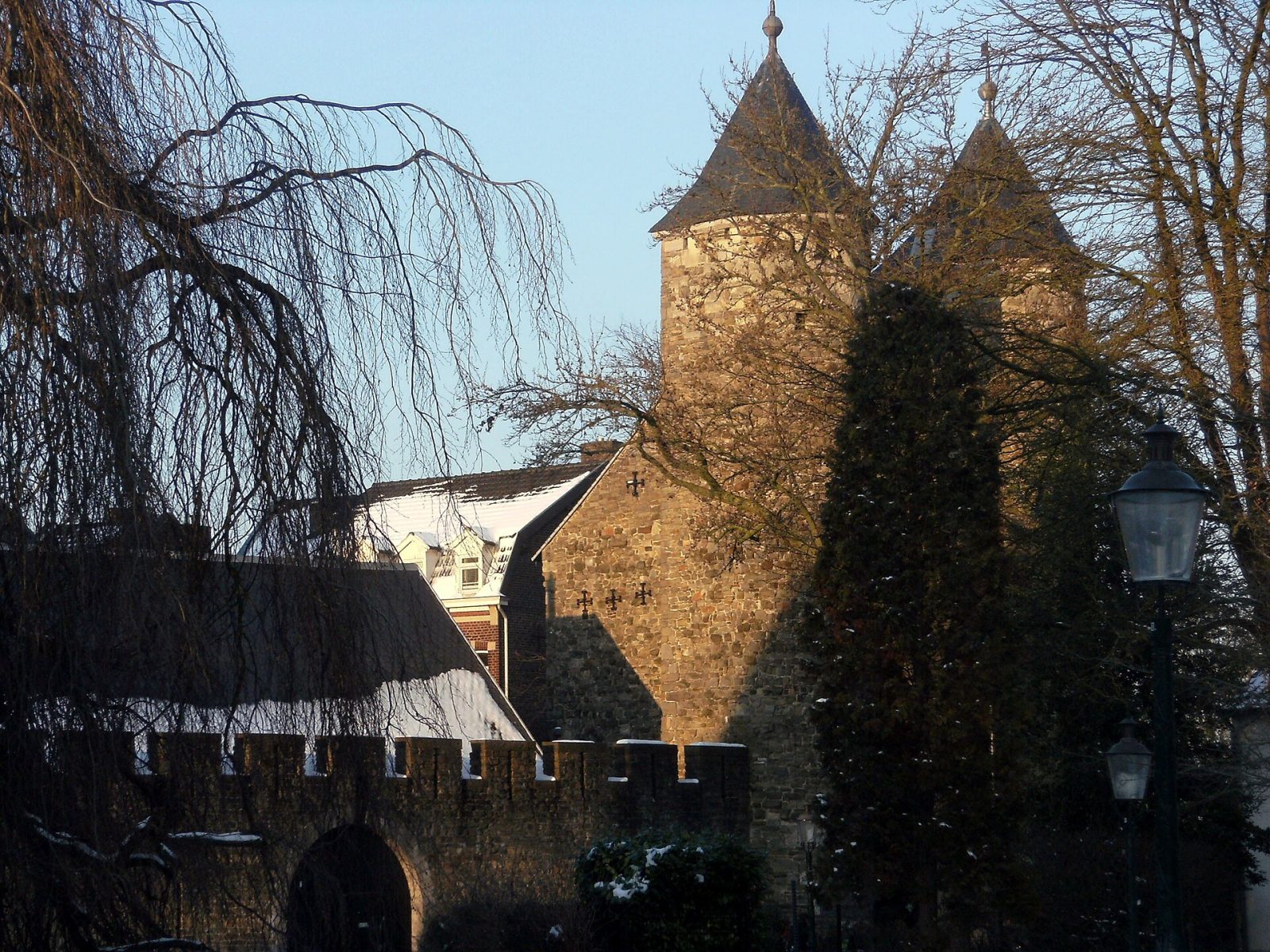 Maastricht's Walls and Wonders