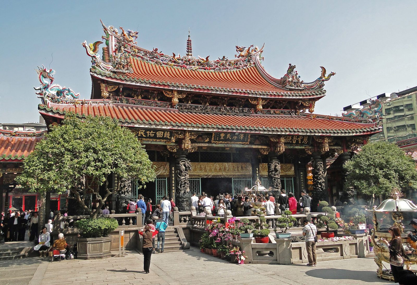 Taipei — Longshan Temple and Wanhua’s religious quarter