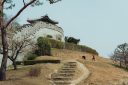 Sendero de la muralla de la fortaleza de Naksan