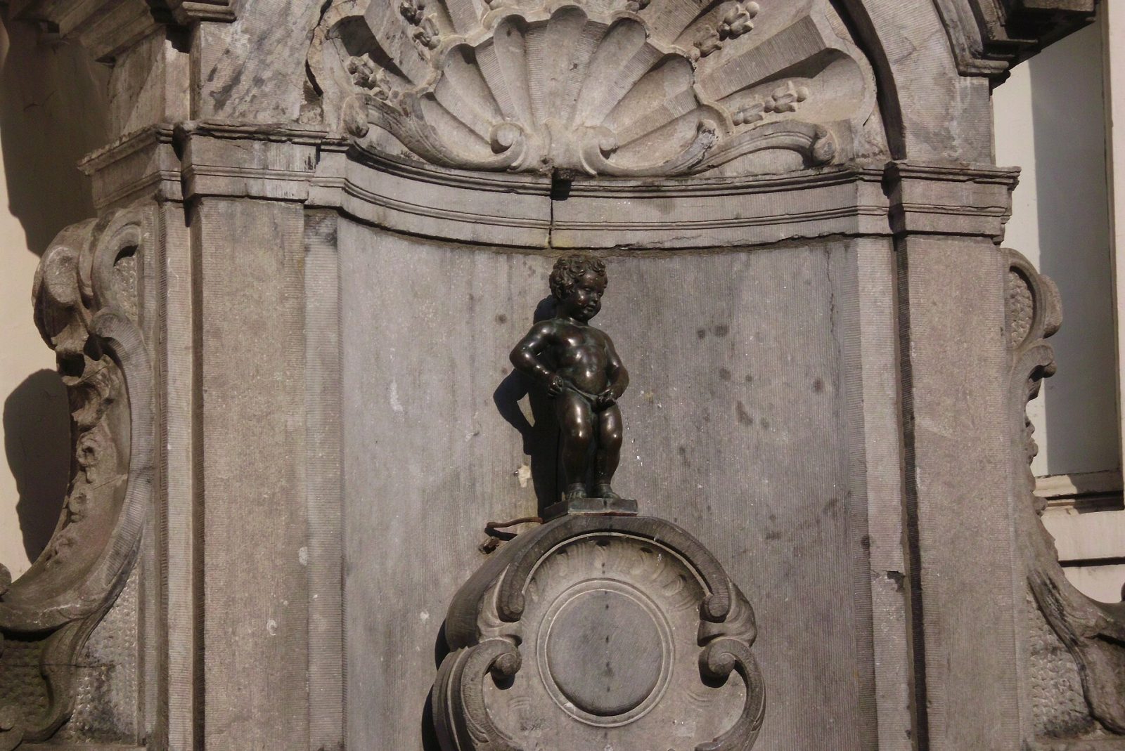 Brussels: History and Monuments